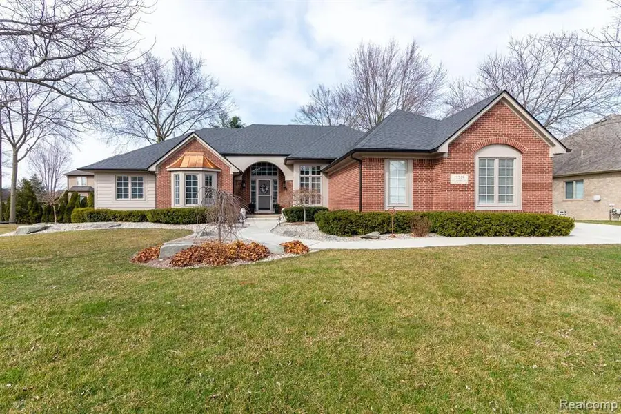 11215 Wilshire, Shelby, MI 48315 - #2