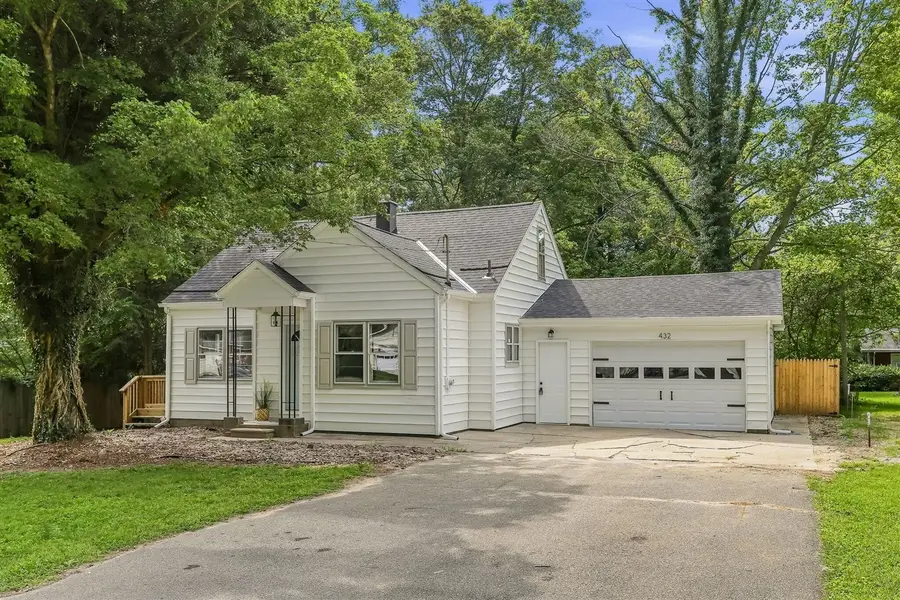 432 E Baldwin, Watervliet, MI 49098 - #2