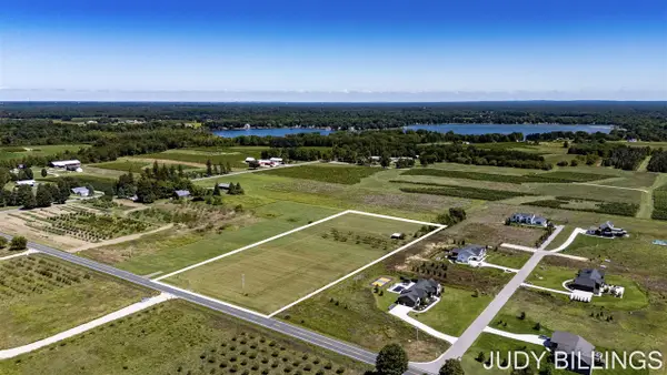 62nd, Fennville, MI 49408