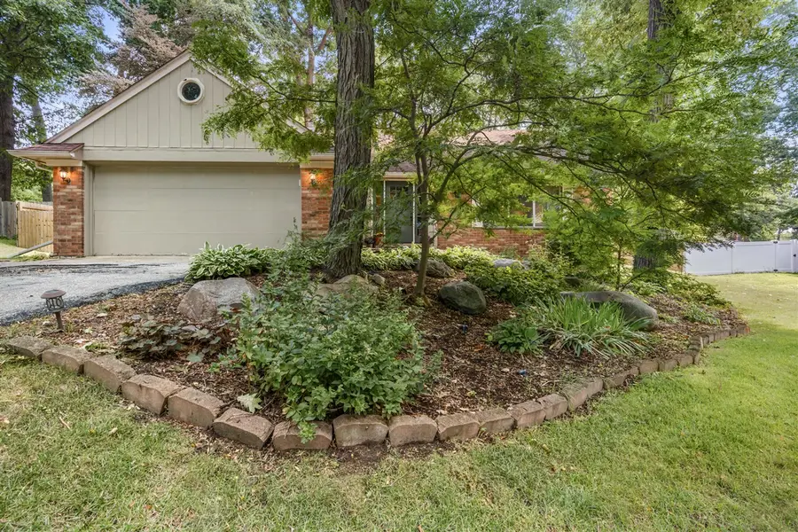 5898 Hummingbird, Clarkston, MI 48346 - #2