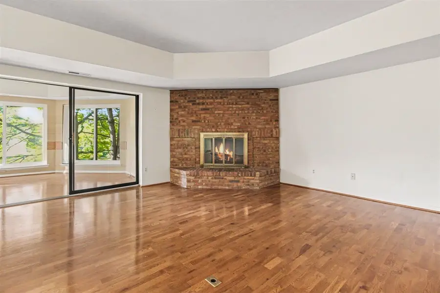 2115 Nature Cove #203, Ann Arbor, MI 48104 - #2