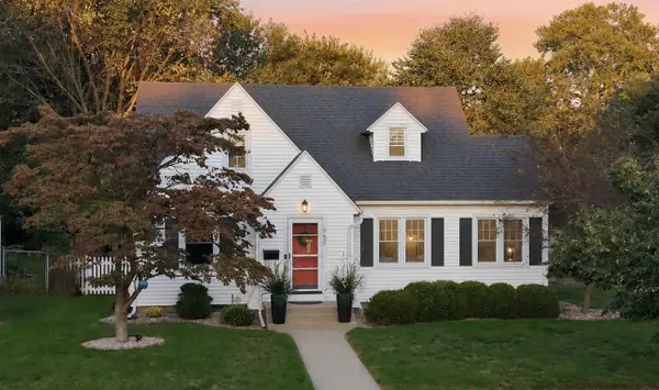 669 Columbia, Holland, MI 49423