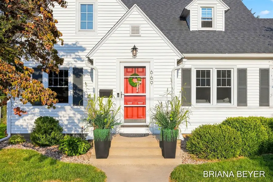 669 Columbia, Holland, MI 49423 - #3
