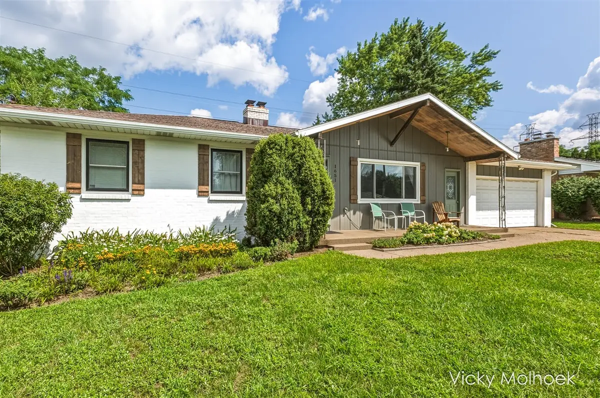 1651 Sunny Creek, Kentwood, MI 49508 - #1
