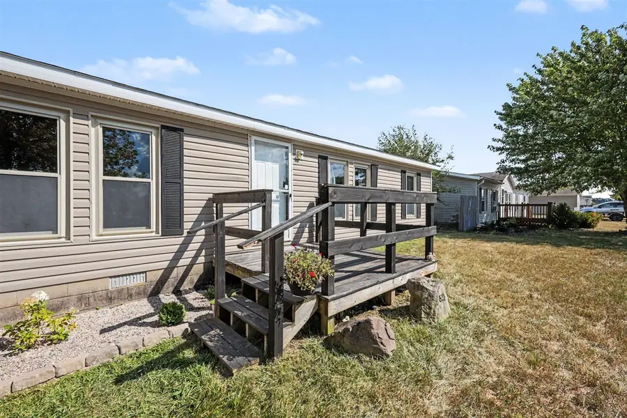 611 Locust, Howard City, MI 49329 - #2