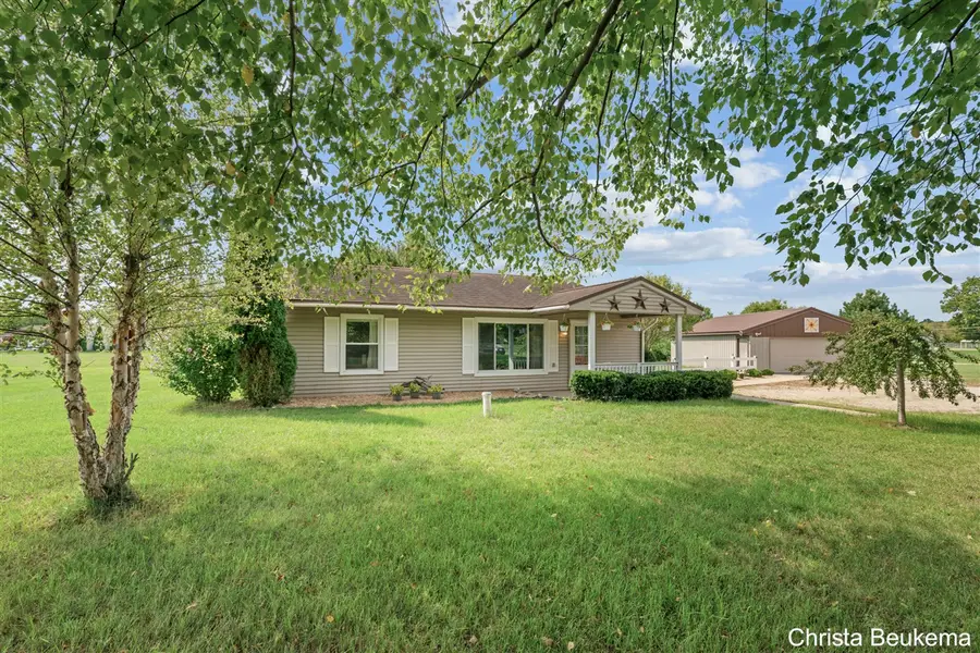 88 E Parmeter, Ionia, MI 48846 - #2