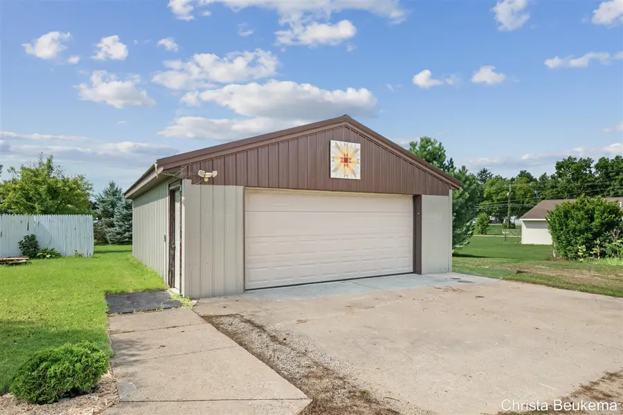 88 E Parmeter, Ionia, MI 48846 - #3