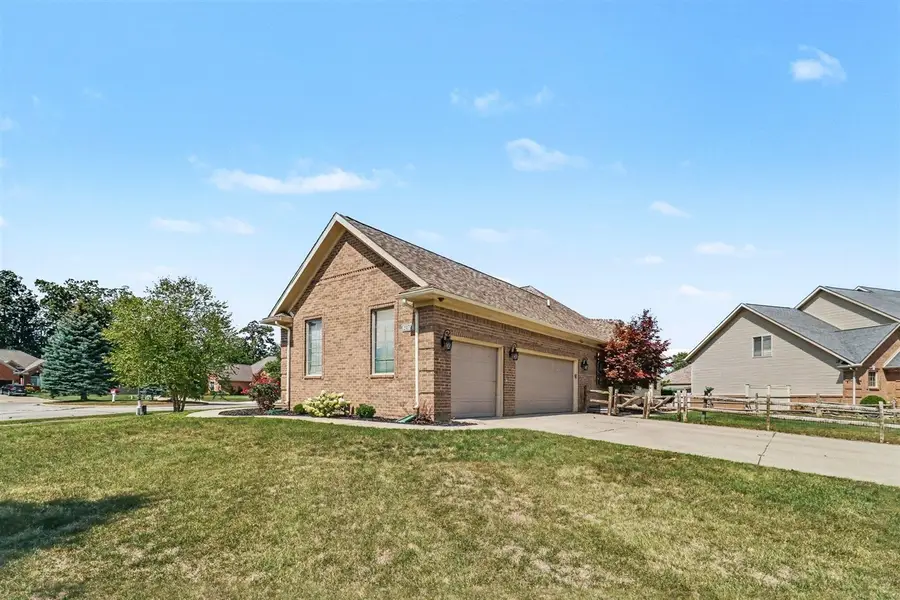 5172 Applewood, Monroe, MI 48161 - #3