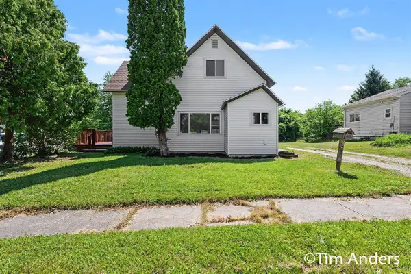 307 S East, Update, MI 48880