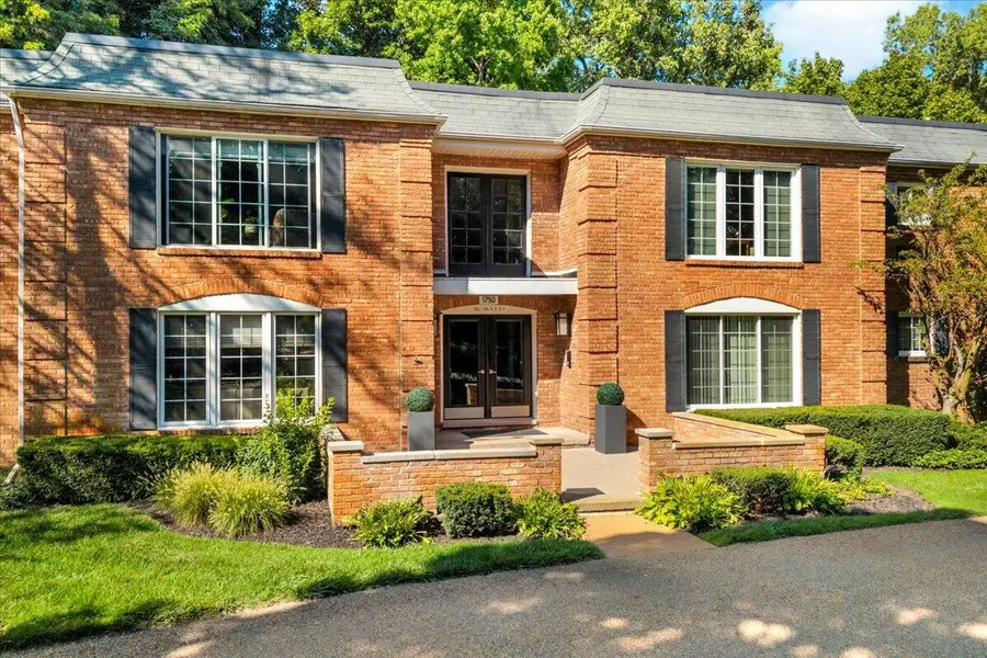 1750 Tiverton, Bloomfield Hills, MI 48304 - #2