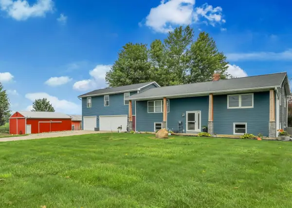 8720 N Cochran, Grand Ledge, MI 48837