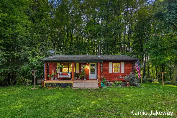10481 Brown, Fenwick, MI 48834