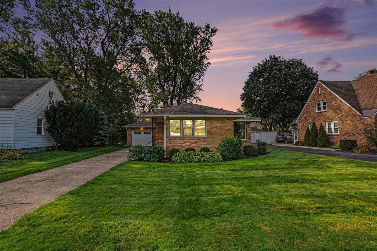 24 E 32nd, Holland, MI 49423 - #1
