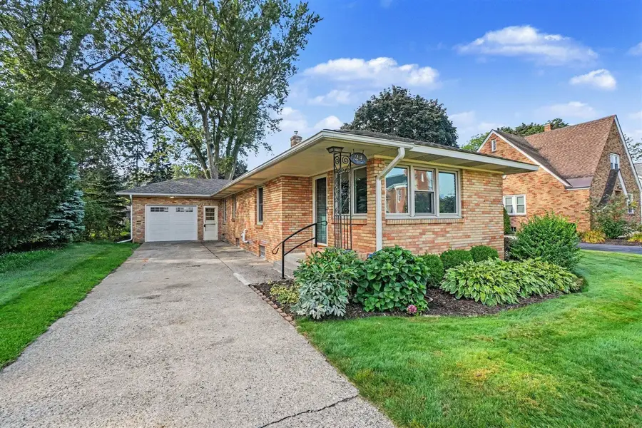 24 E 32nd, Holland, MI 49423 - #3