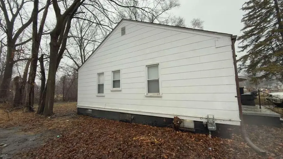 18285 Codding, Detroit, MI 48219 - #2