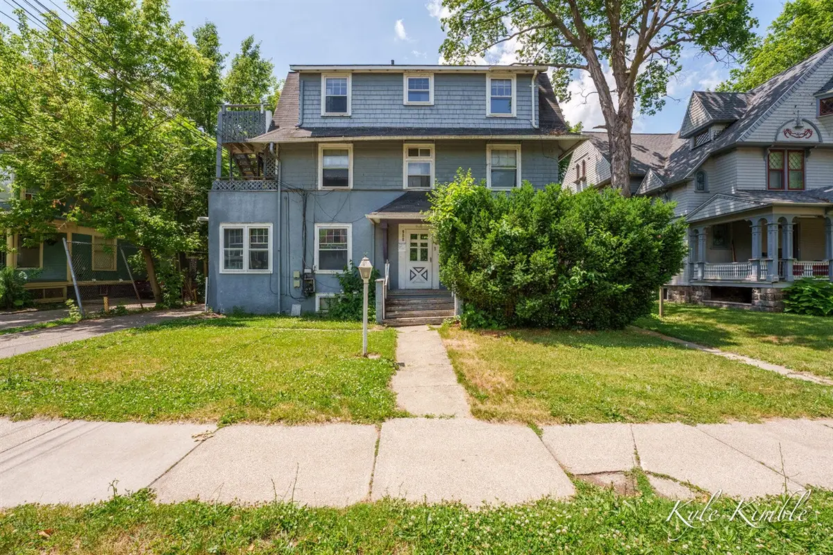 908 S Park, Kalamazoo, MI 49001 - #1