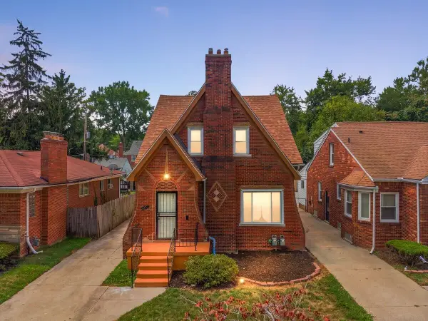 5077 Grayton, Detroit, MI 48224