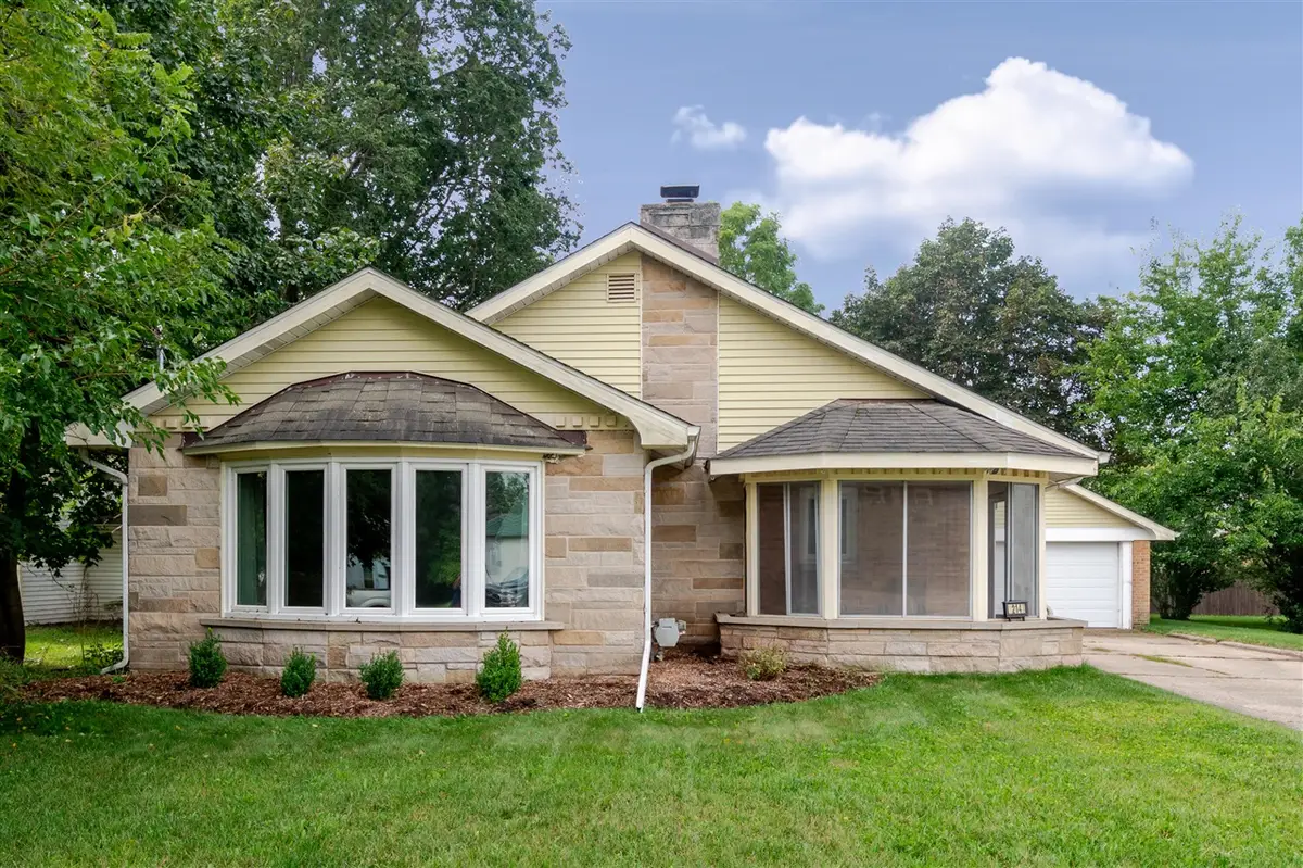 214 Cedar, Paw Paw, MI 49079 - #1
