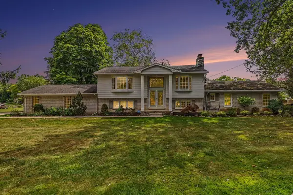 7436 Oak Bay, White Lake, MI 48383