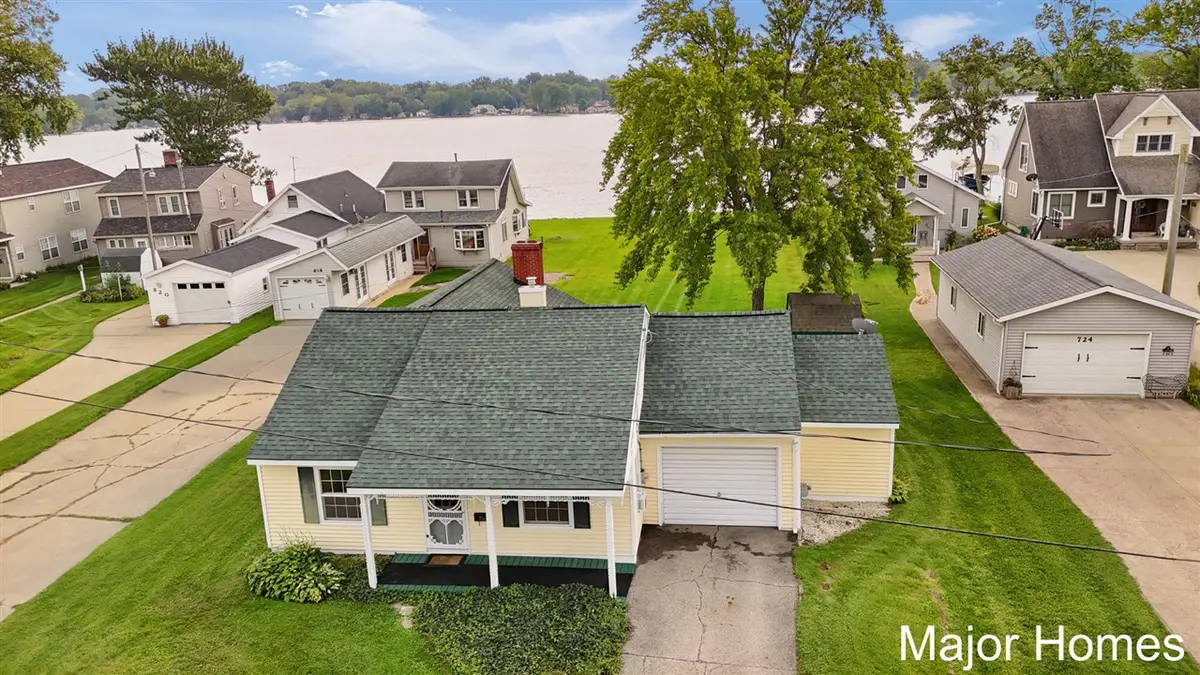 734 Lakeview, Lake Odessa, MI 48849 - #1