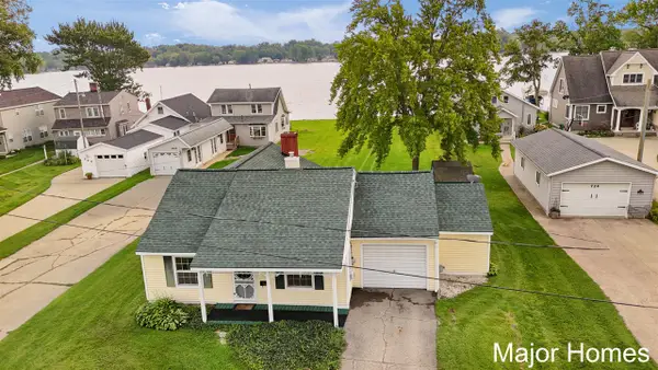 734 Lakeview, Lake Odessa, MI 48849