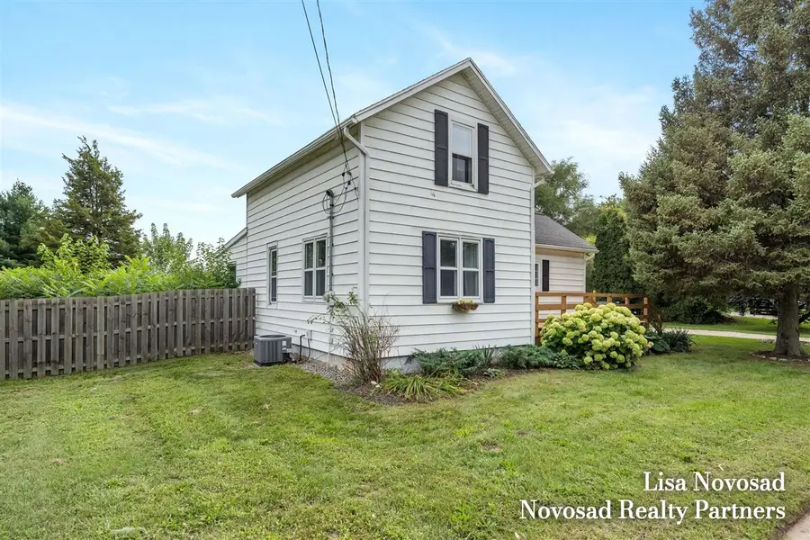 2124 Rosewood, Jenison, MI 49428 - #2