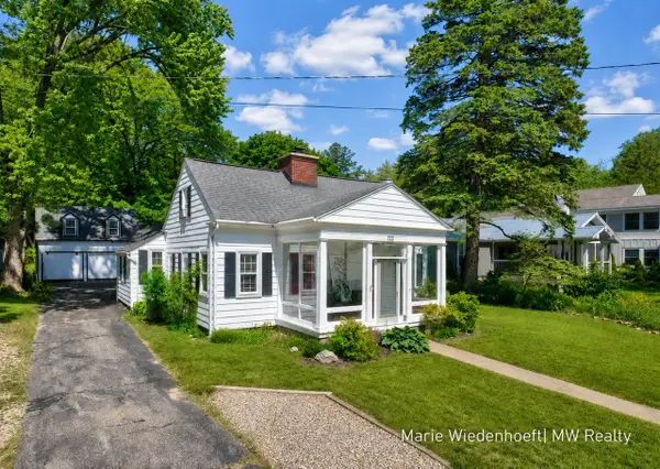 722 Lake, Saugatuck, MI 49453