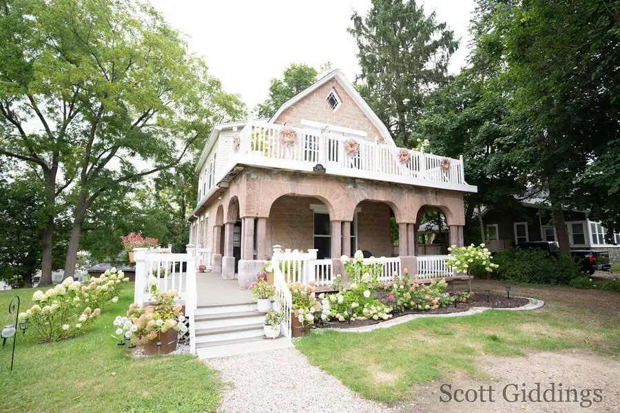 205 S Lincoln, Stanton, MI 48888 - #2