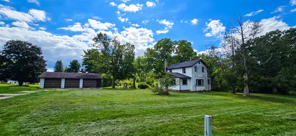 3871 W Bacon, Hillsdale, MI 49242