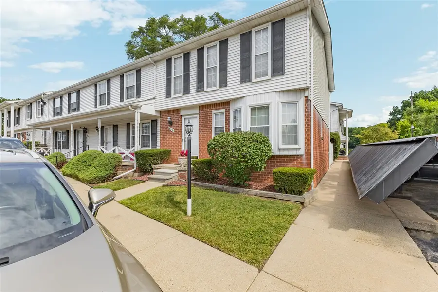 21691 Hidden Rivers #50, Southfield, MI 48075 - #2