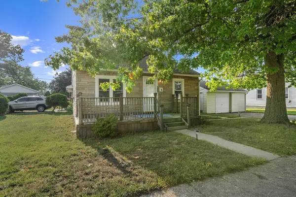 105 Wexford, Belleville, MI 48111