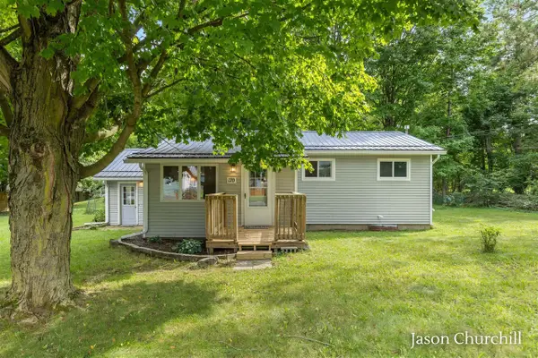 170 Saint Johns, Freeport, MI 49325