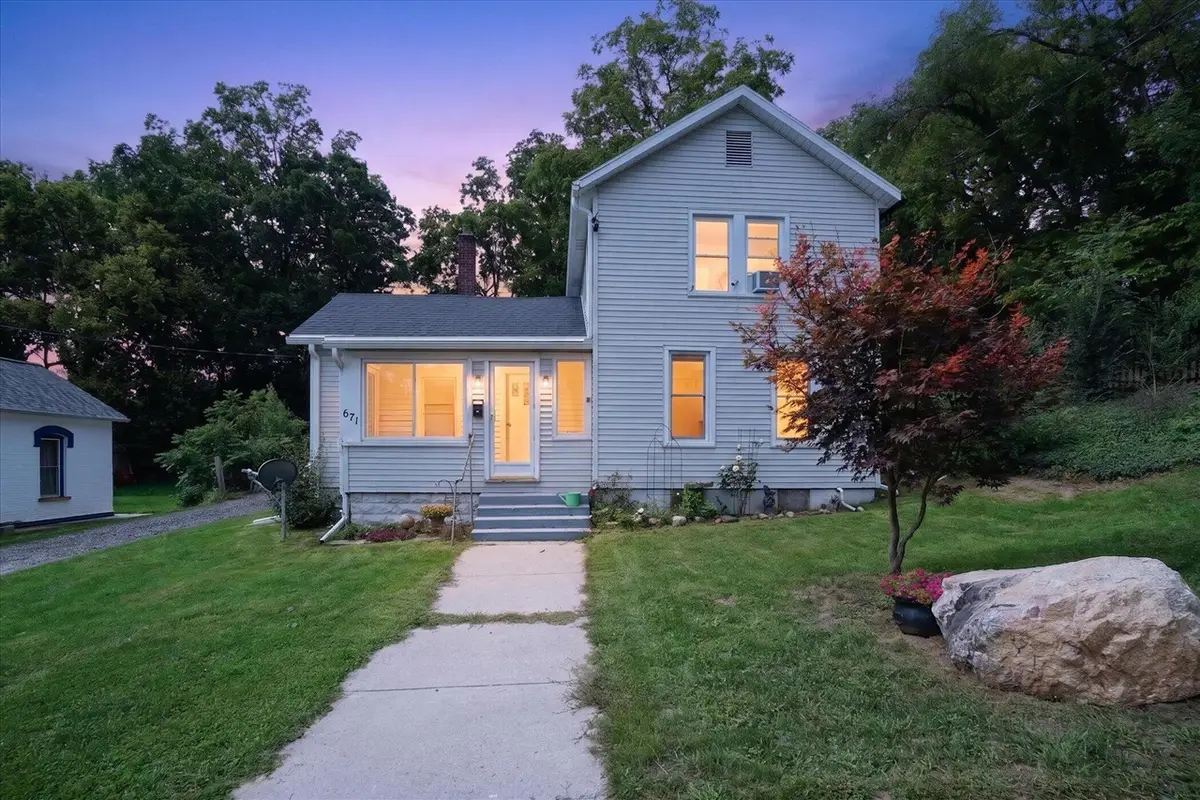 671 N Jackson, Ionia, MI 48846 - #1