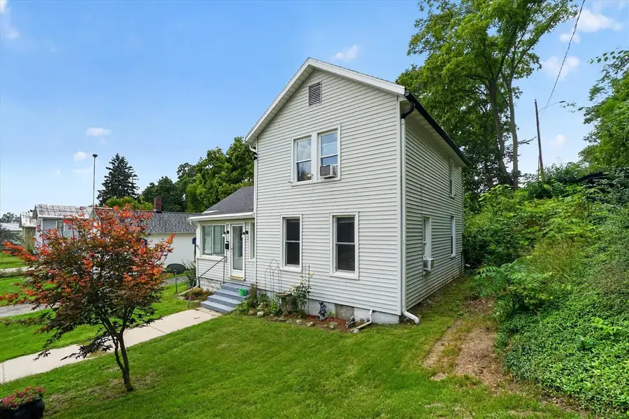 671 N Jackson, Ionia, MI 48846 - #3