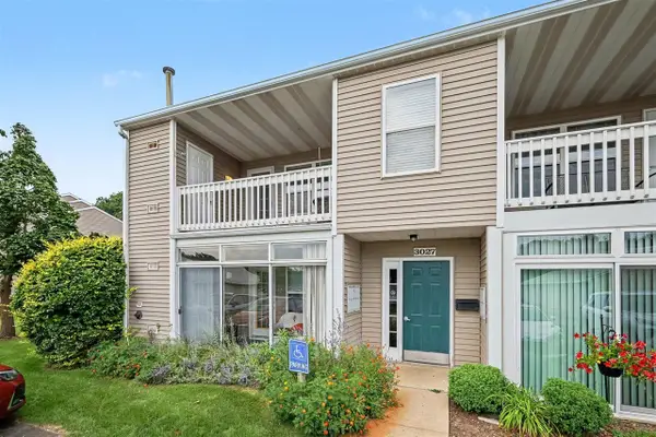 3027 Poplar Creek #301, Kentwood, MI 49512