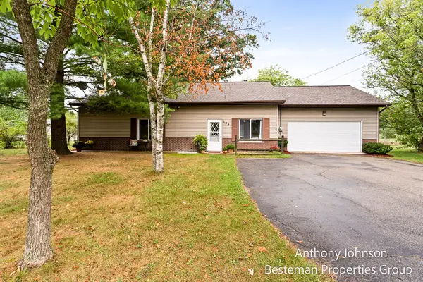 133 N North, White Cloud, MI 49349