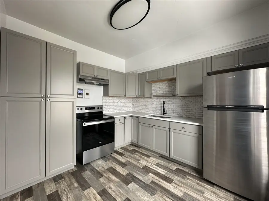 447 W Walnut, Kalamazoo, MI 49007 - #3
