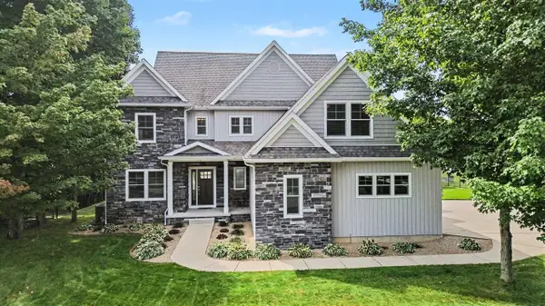 1192 Forest Brook, Saint Joseph, MI 49085
