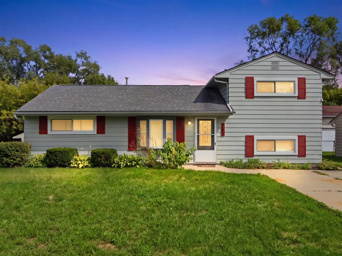 289 S Williams Lake, Waterford, MI 48327 - #1