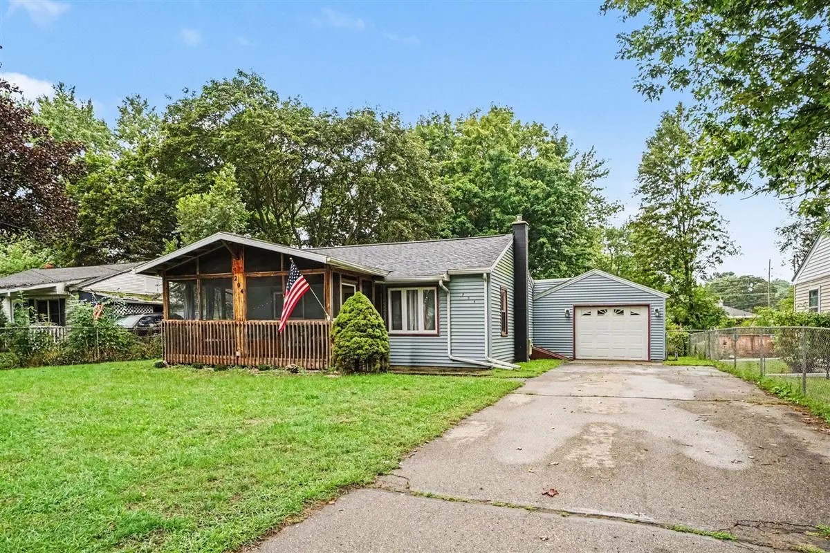204 Southway, Augusta, MI 49012 - #1