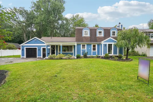 1150 Bangor, Waterford, MI 48328