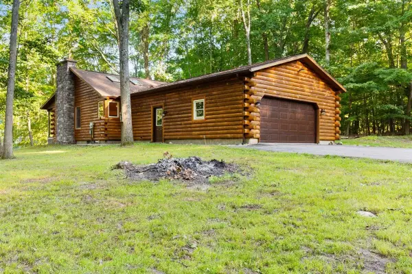 5518 N Plumb, Stanton, MI 48888