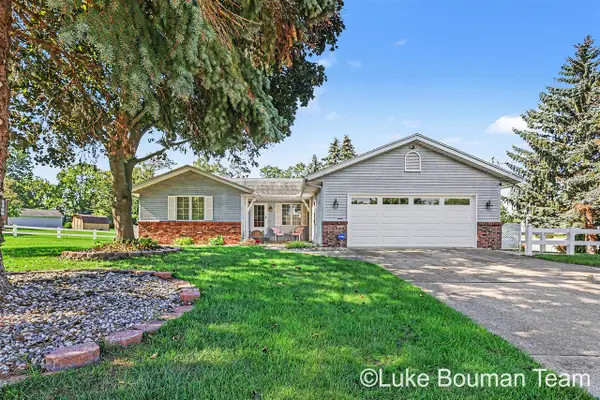 1060 Legion Park, Holland, MI 49423