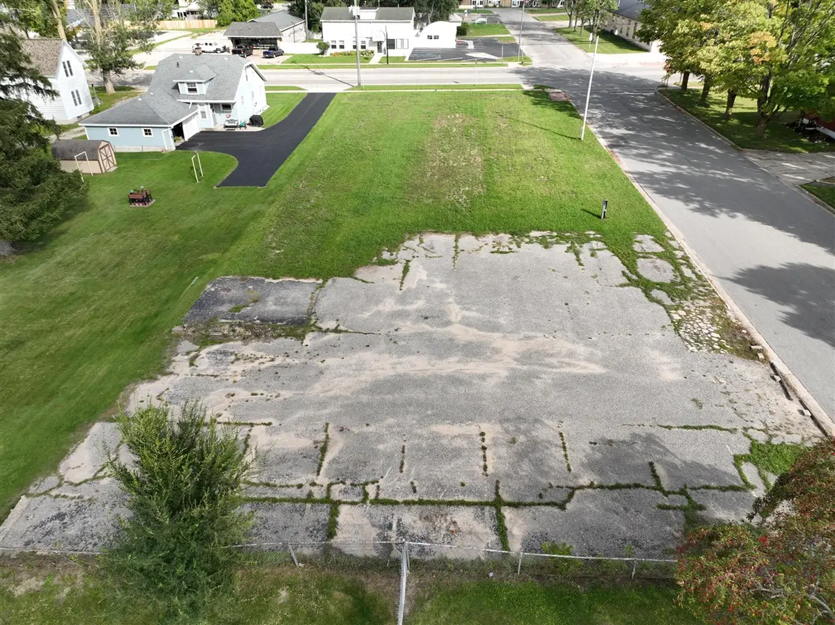781 S Chestnut, Reed City, MI 49677 - #1