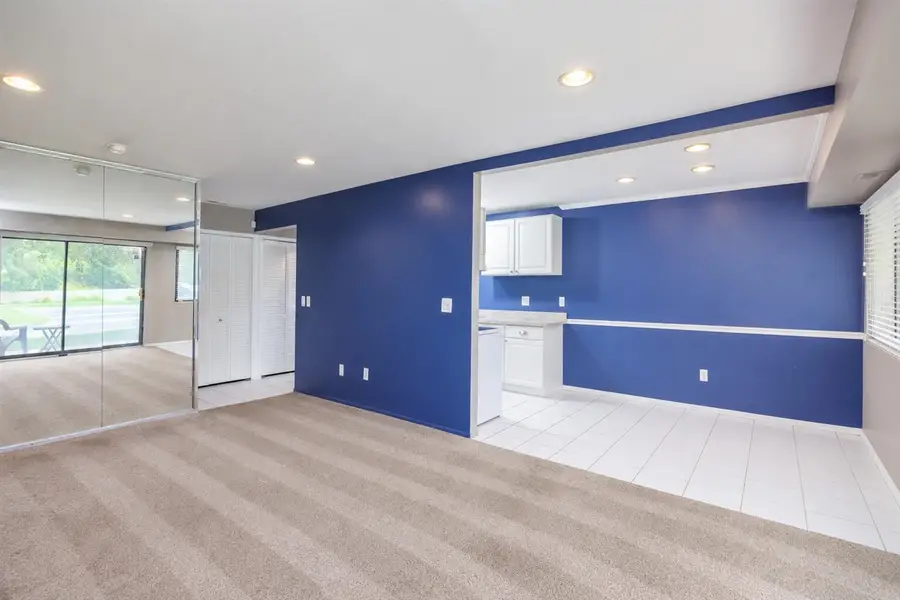 3835 Lone Pine #100, West Bloomfield, MI 48323 - #3