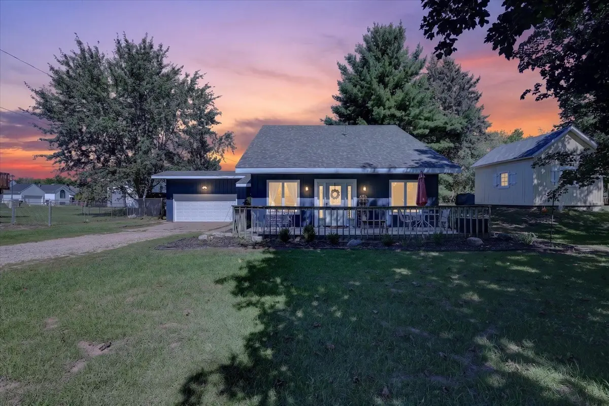 283 E Pine, Cedar Springs, MI 49319 - #1
