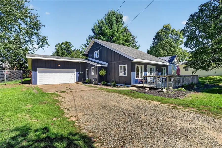 283 E Pine, Cedar Springs, MI 49319 - #2