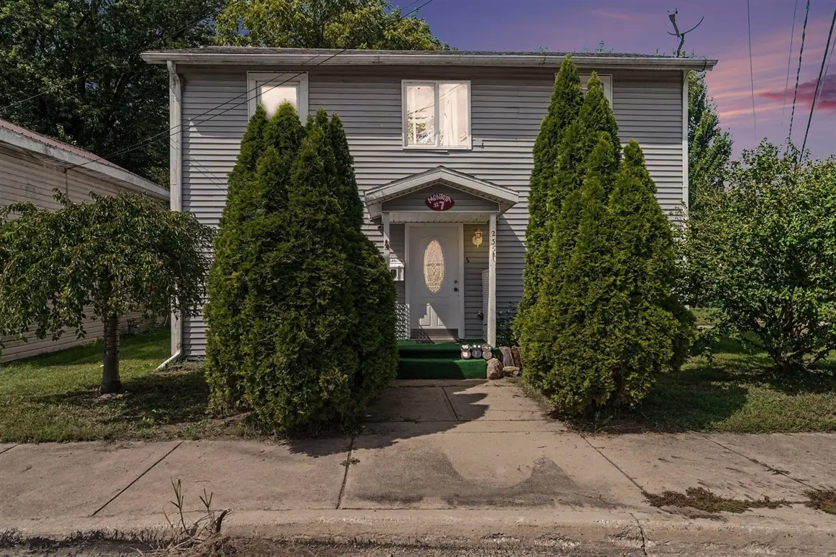 235 W 2nd, Constantine, MI 49042 - #1