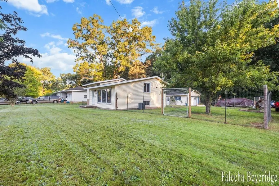 1624 W Giles, Muskegon, MI 49445 - #3