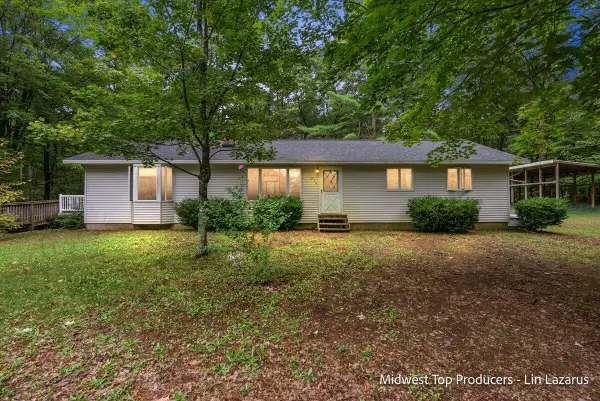 11032 Evergreen, Holton, MI 49425